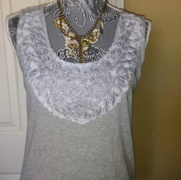 Chelsea & Theodore Tops - NWT Chelsea & Theodore Sleeveless Top